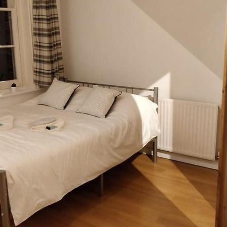 Fieldgate Spacious Rooms Londra Esterno foto