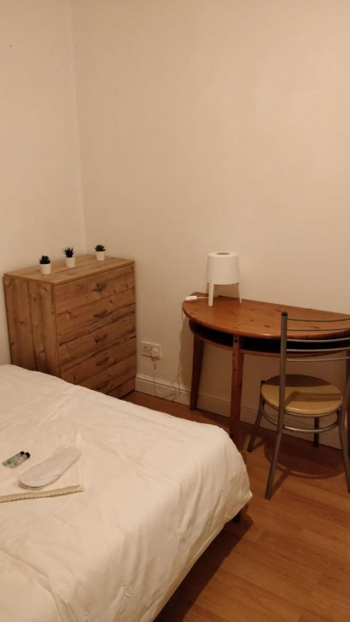 Fieldgate Spacious Rooms Londra Esterno foto