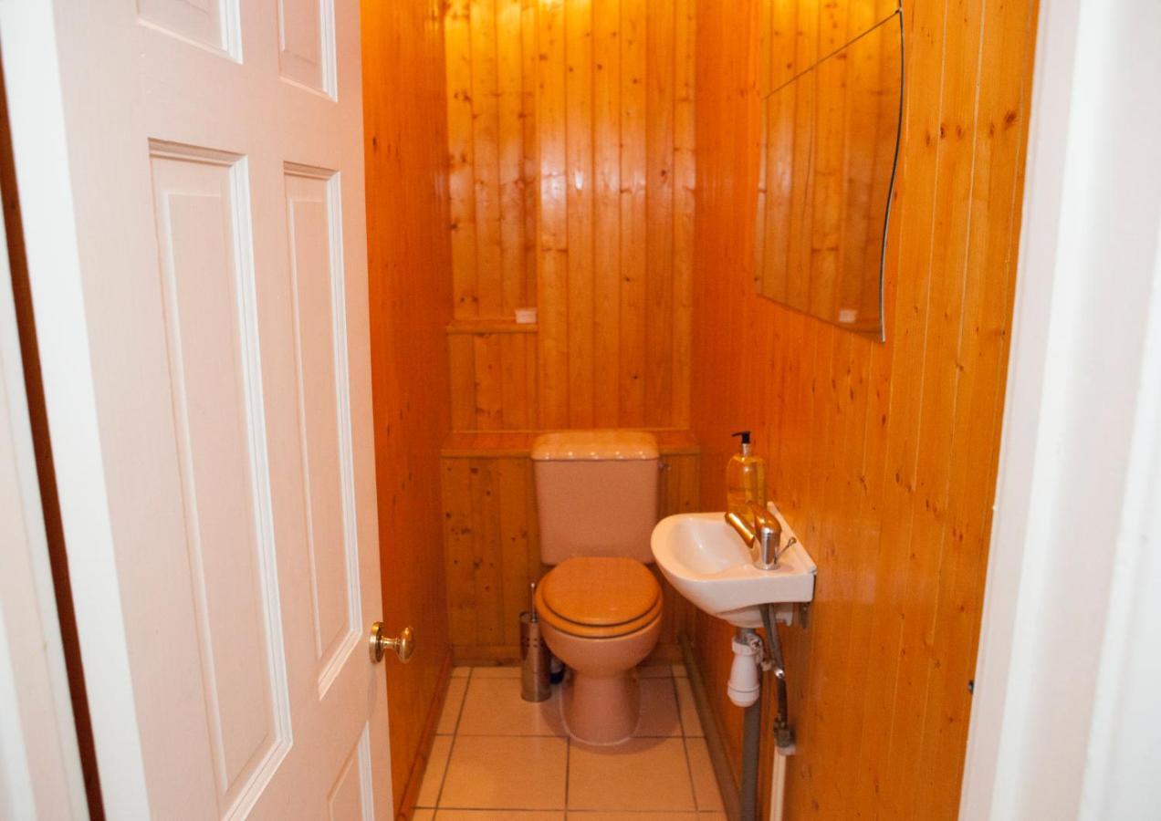 Fieldgate Spacious Rooms Londra Esterno foto